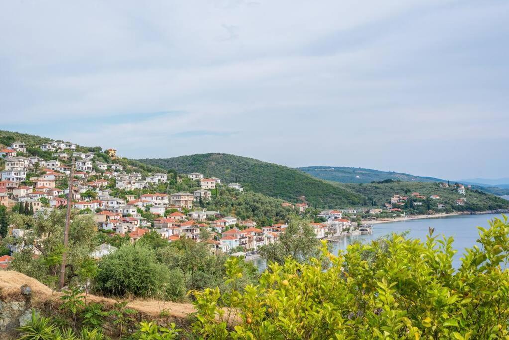 אפיסוס Seaside House With View Over Pagasitikos מראה חיצוני תמונה