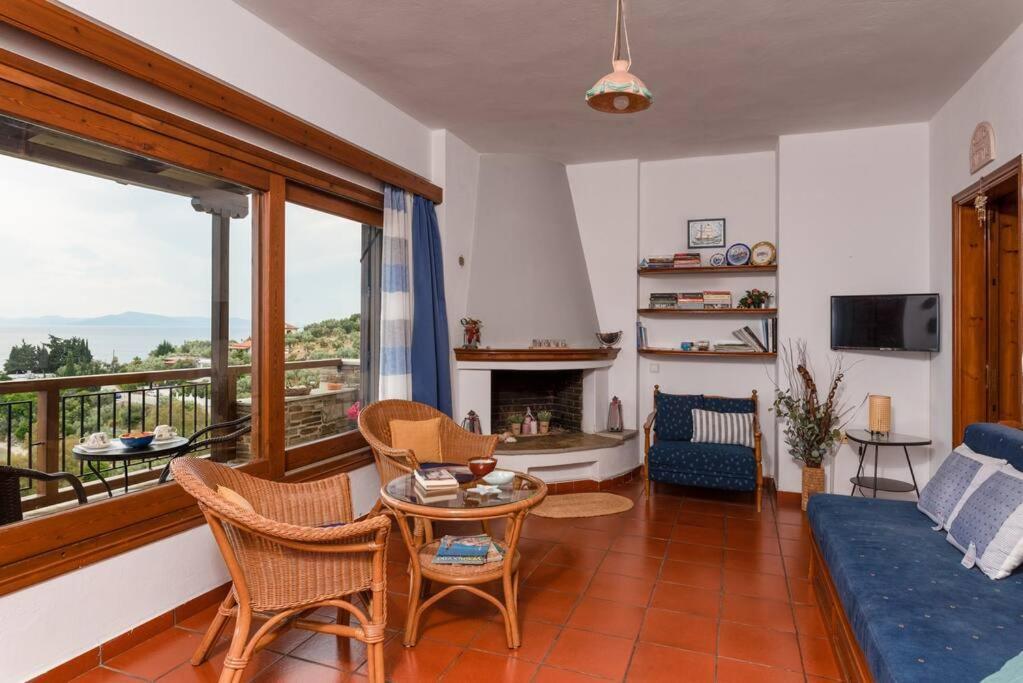 אפיסוס Seaside House With View Over Pagasitikos מראה חיצוני תמונה